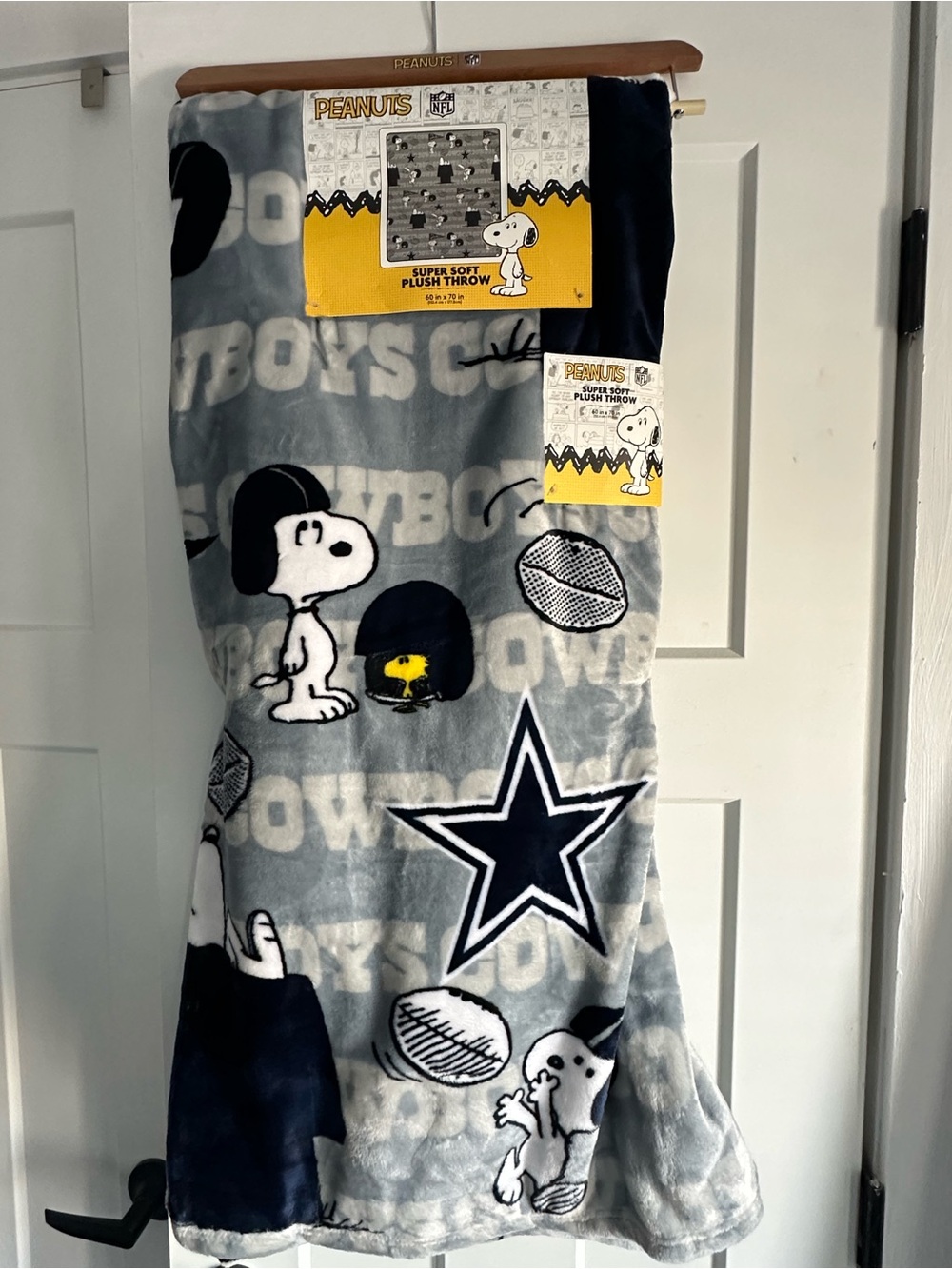 Peanuts Snoopy x Dallas Cowboys Super Soft Throw Blanket 🏈🐶